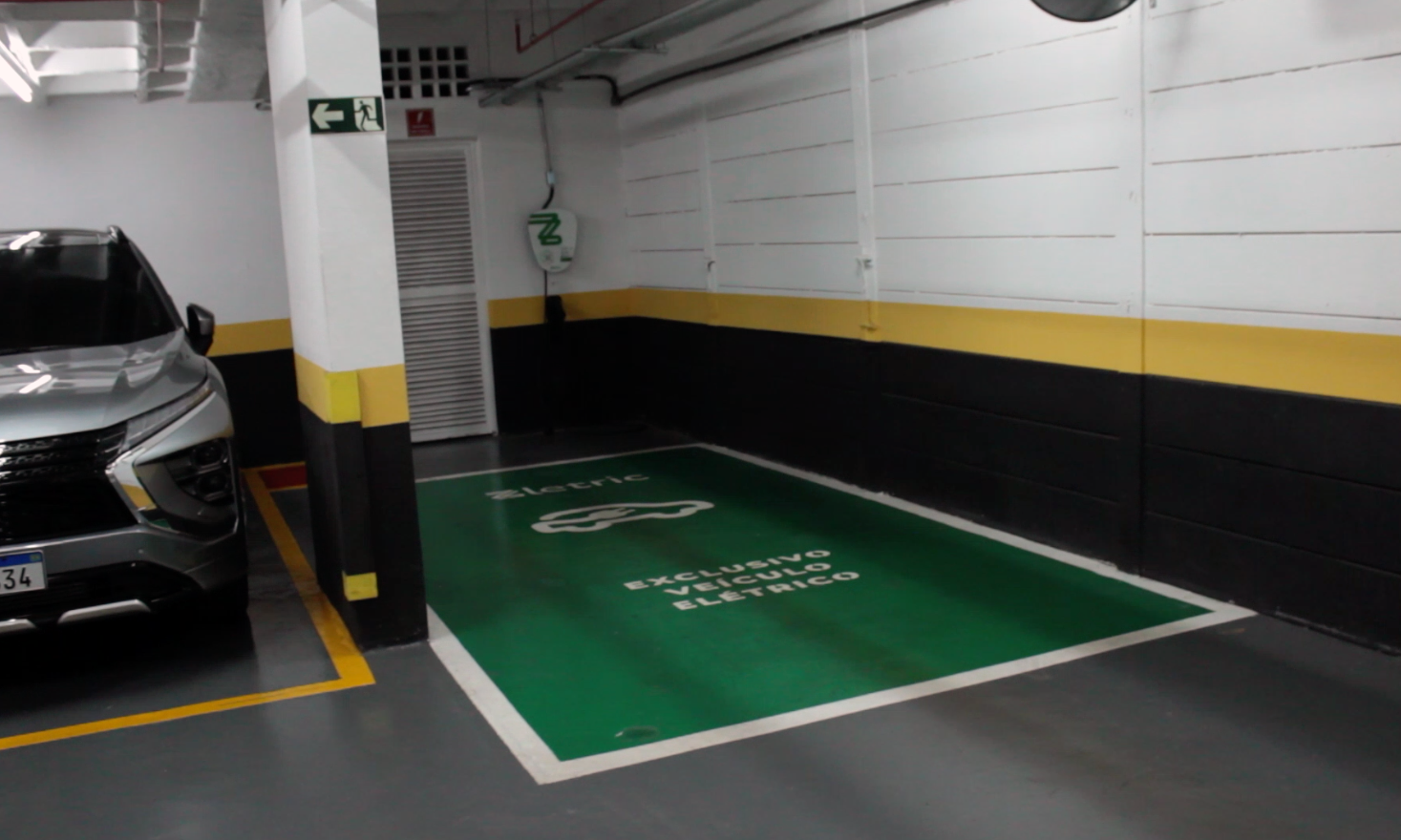 Vagas para veículos híbridos e elétricos